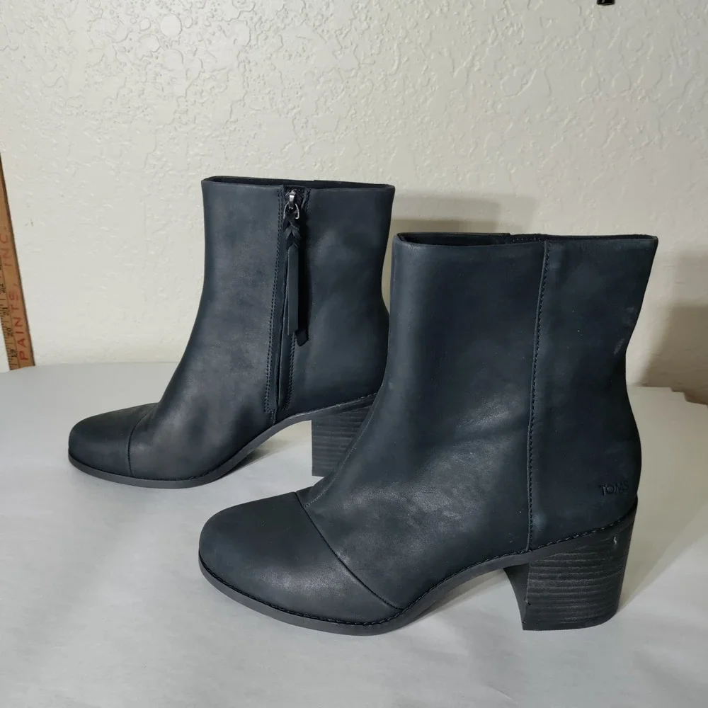 TOMS Marina Black Leather Ankle Boots Stacked Block Heel Side Zip SZ 10